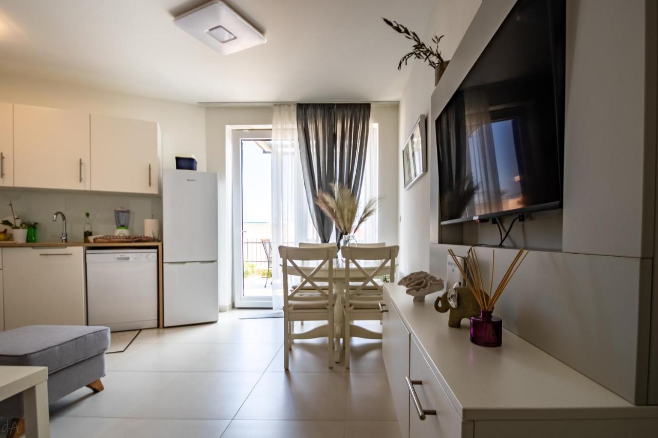 Boutique La Perla Jacuzzi Apartment Murter Ngoại thất bức ảnh
