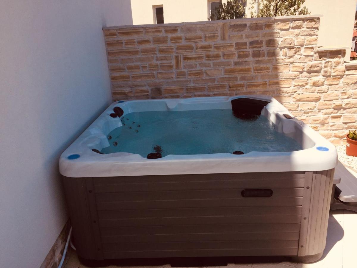 Boutique La Perla Jacuzzi Apartment Murter Ngoại thất bức ảnh