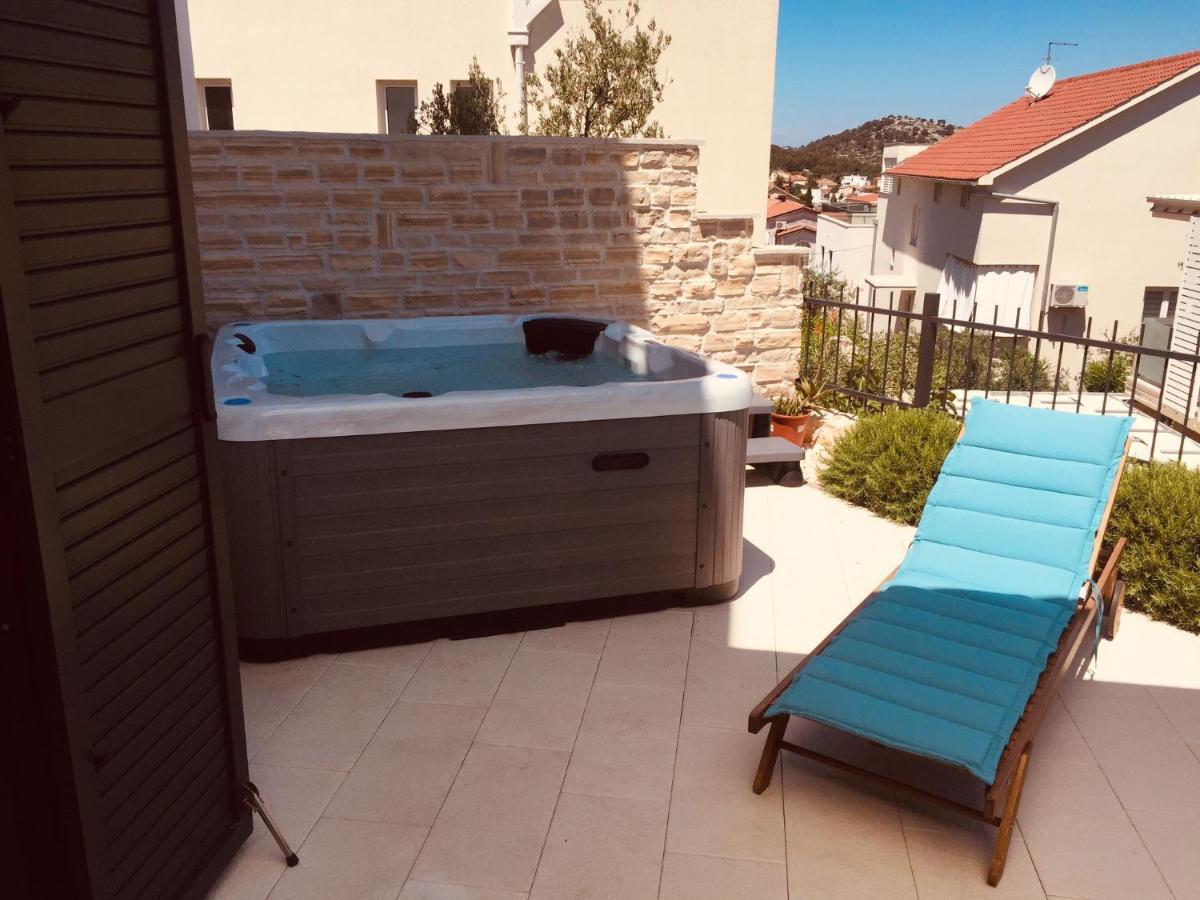 Boutique La Perla Jacuzzi Apartment Murter Ngoại thất bức ảnh